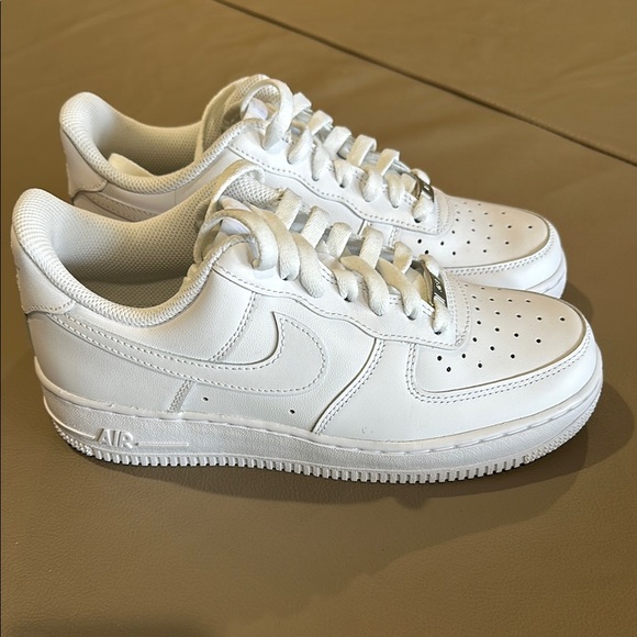 White Nike Sneakers - Picture 1 of 4